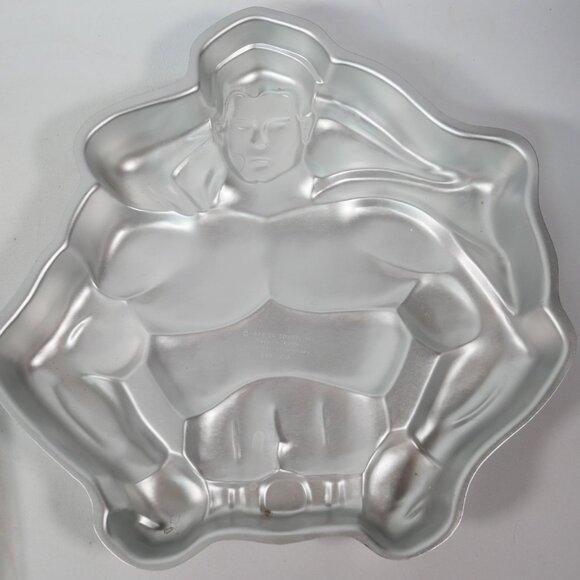 Vintage Wilton Superman or Batman Cake Pan With Decorating Instructions - Picture 2 of 5